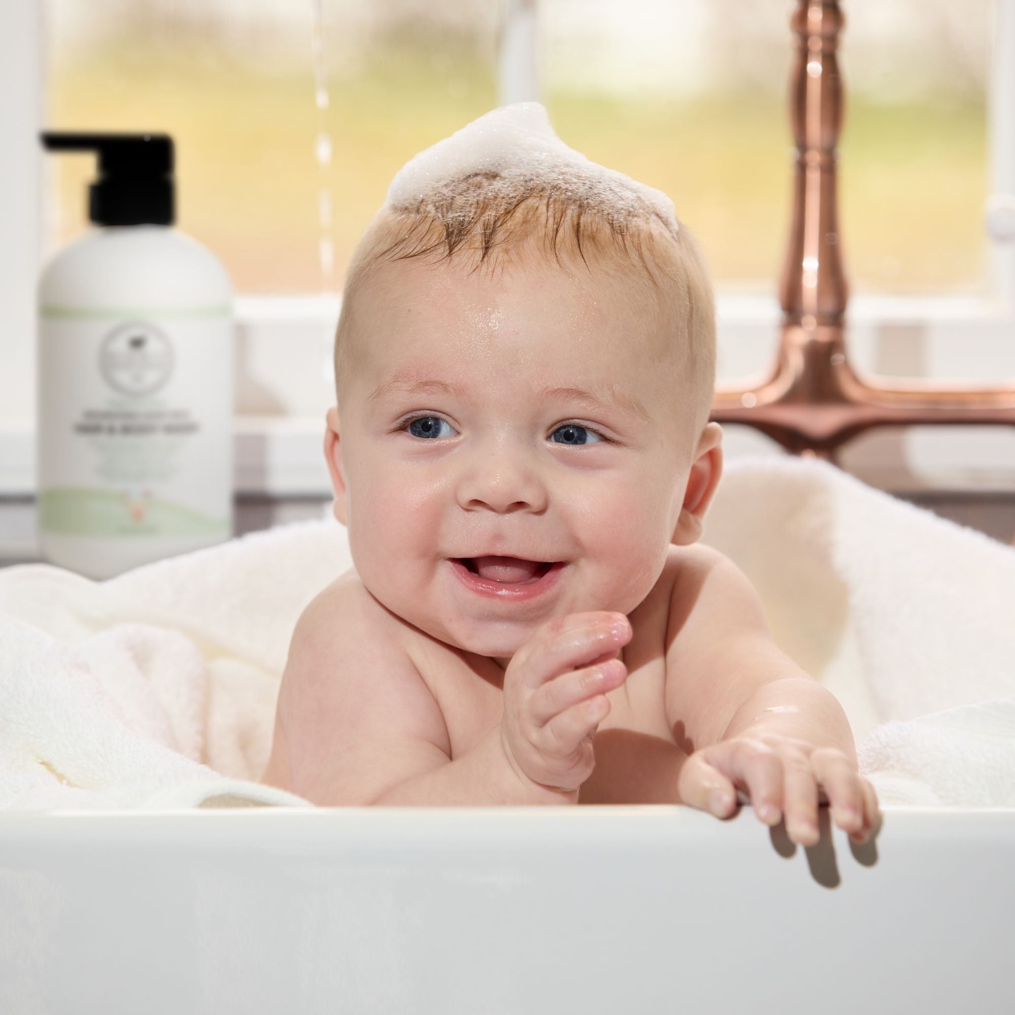 Creating the Perfect Bathtime Routine for Baby